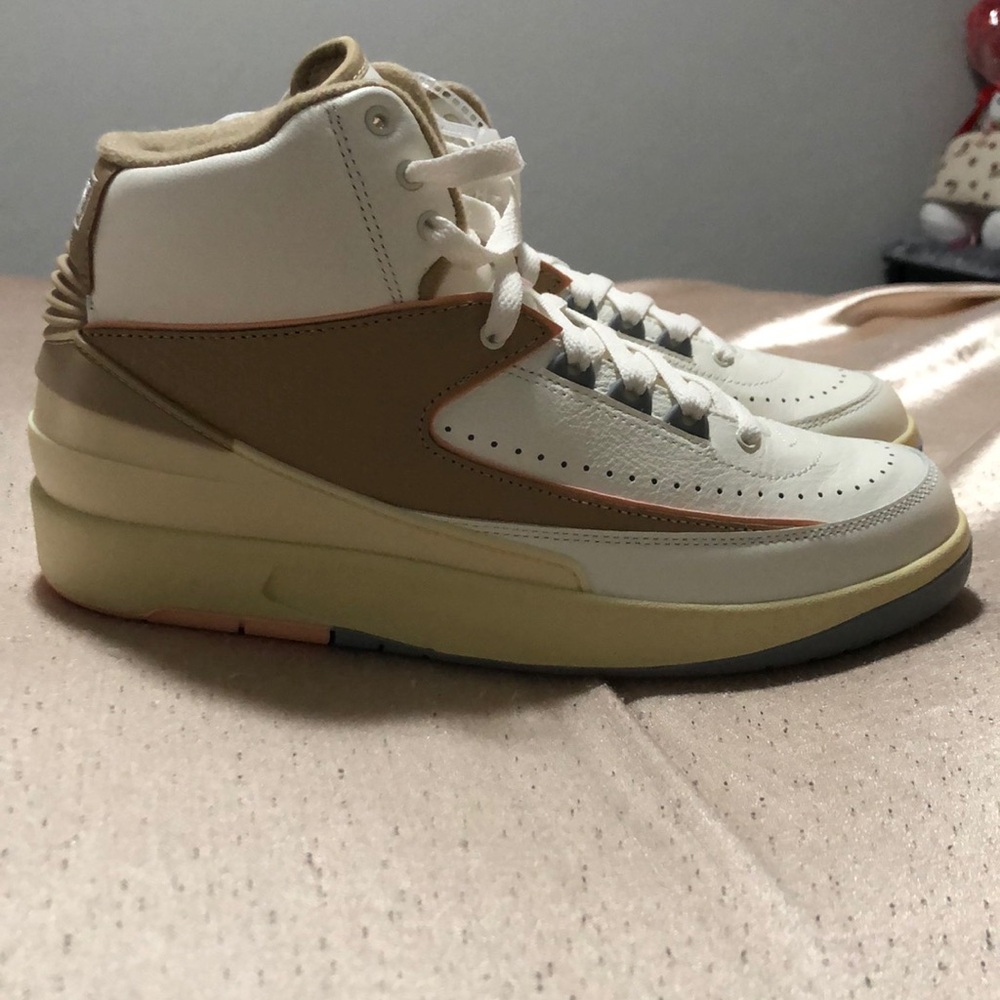 AJ Retro 2